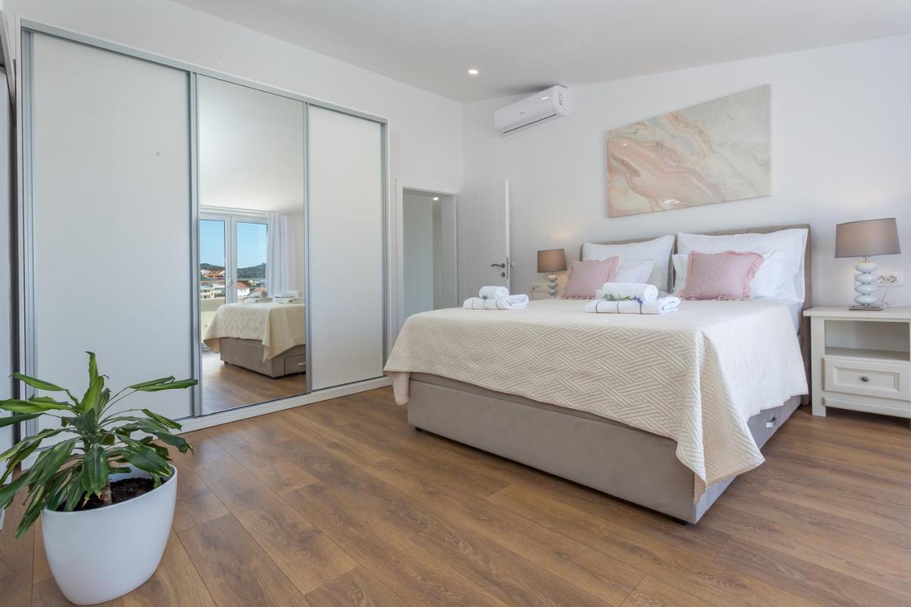 Golden View Penthouse Apartment Hvar Town Exterior photo
